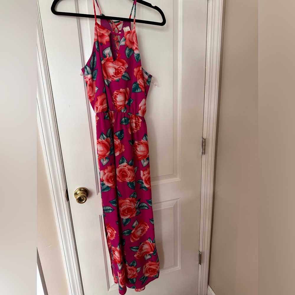 Size small pink floral Francesca’s maxi dress